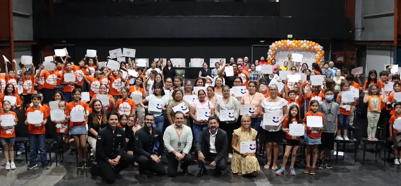 Comunidad beneficiada por los programas de Fundación DEACERO®